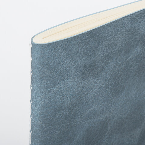 Тетрадь 48 л. в клетку обложка фактурный кожзам, сшивка, A5 (147х210мм), СЕРЫЙ, BRAUBERG SKY, 403869