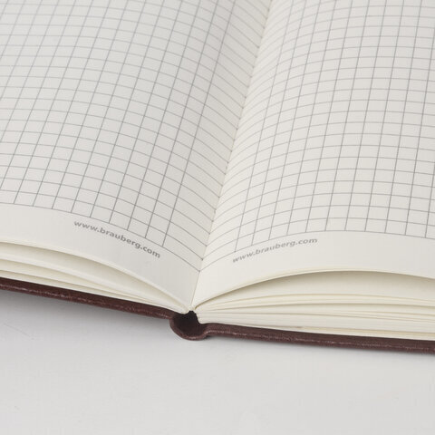 Блокнот А5 (148x218 мм), BRAUBERG "Metropolis", балакрон, 80 л., резинка, клетка, коричневый, 111586