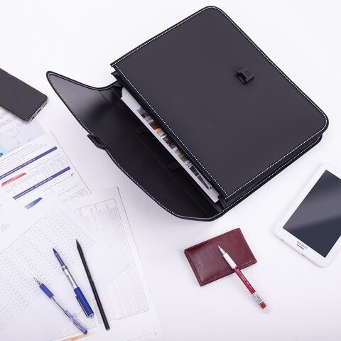 Папка-портфель пластиковая BRAUBERG "КОНСУЛ" А4 (370х280х120 мм), 2 отделения, фактура "бисер", черная, 223079