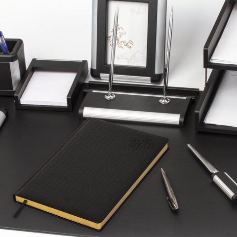 Ежедневник датированный 2026 БОЛЬШОЙ ФОРМАТ 210х297мм А4, BRAUBERG Comodo, под кожу, черный, 117242