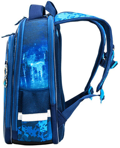 Ранец BRAUBERG QUADRO, 3 отделения, с брелком, "Planet invasion", 37х28х18 см, 270604